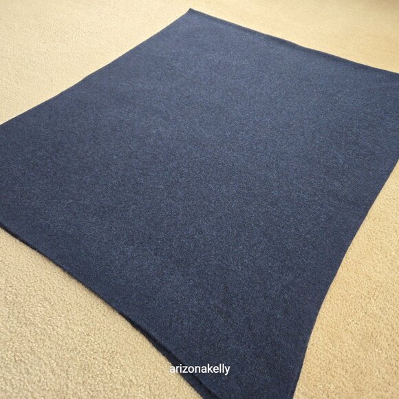 NWOT Tuckernuck Midnight Cashmere Blanket Scarf in Navy - Picture 4 of 16